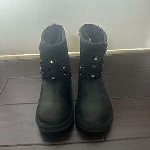 EUC Girls Ugg boots